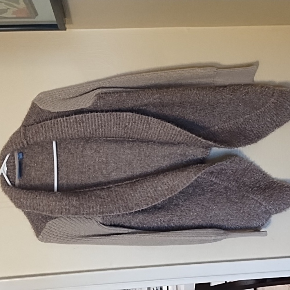 SIMPLY VERA WANG. CARDIGAN, SWEATER.